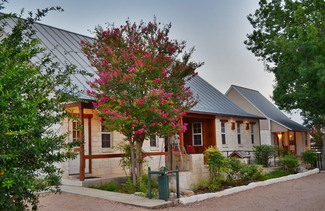 Gruene Cottages-1